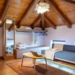 Meliades Luxury 아라초바