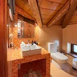 Meliades Luxury 아라초바