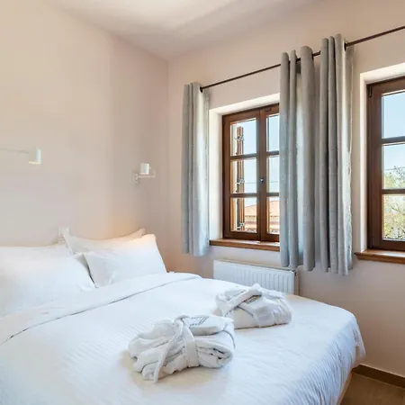 Meliades Luxury *
